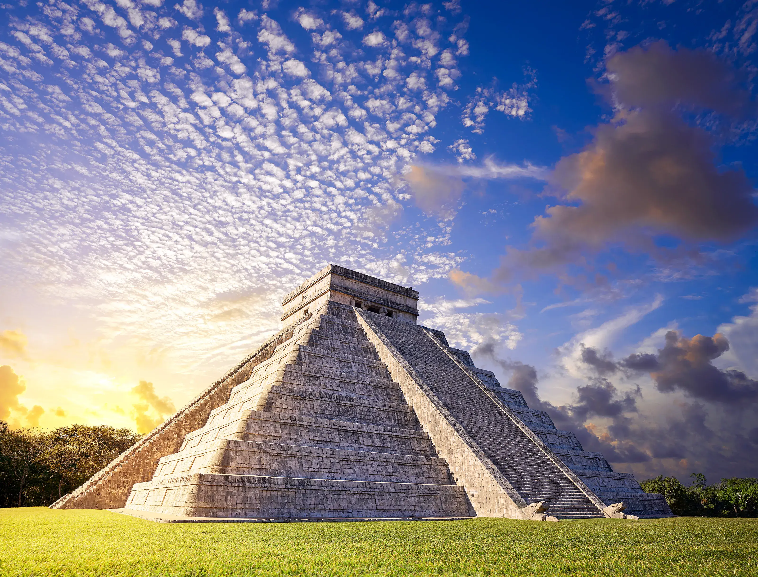 Chichen Itza pyramid El Templo Kukulcan temple in Mexico Yucatan